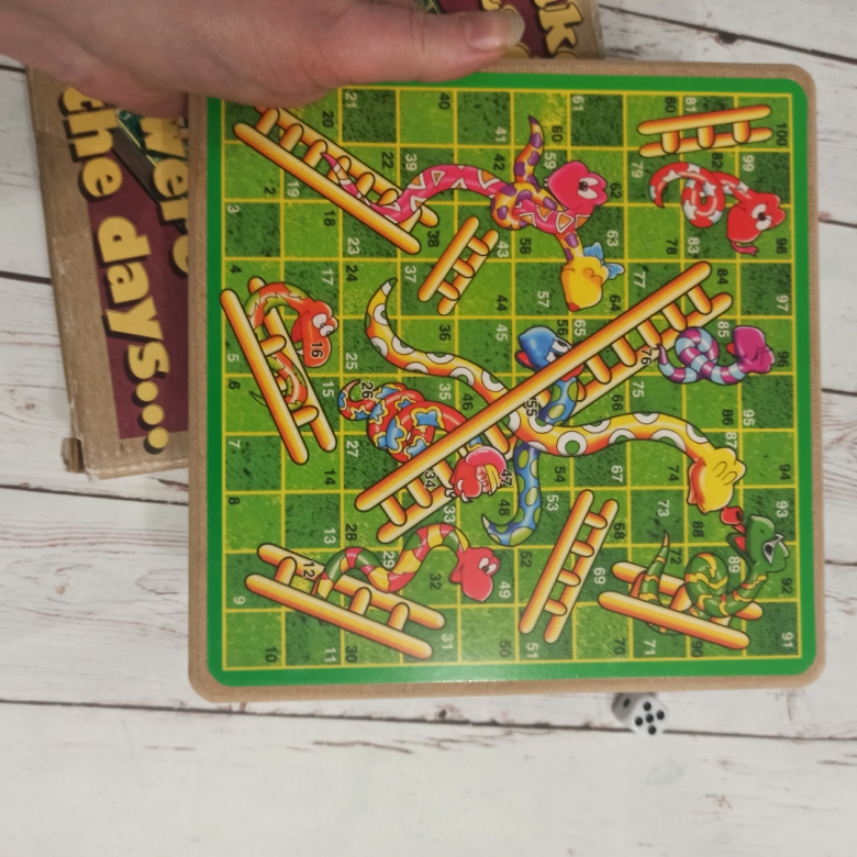 Gra Snakes and Ladders drewniana